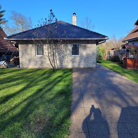 Beni Nyaralo Lägenhet Békésszentandrás Exteriör bild